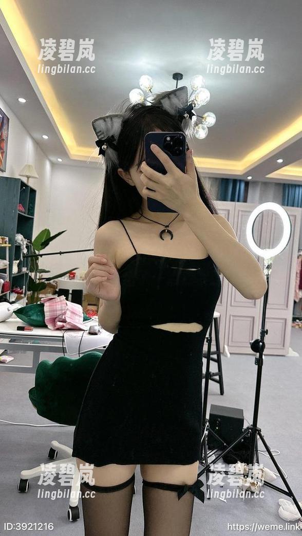 微密圈 - 汤圆可甜了的写真，少女心事全都透露出了一点点紧张