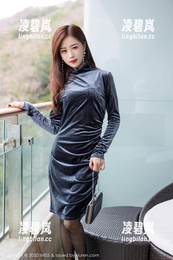 爱蜜社-方子萱 爱蜜社 - 方子萱图集:女友这是传说中的‘远程依偎’吗?
