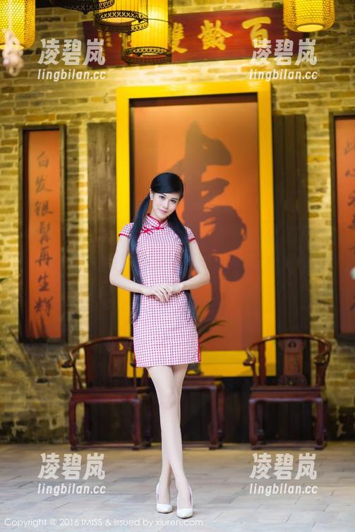 爱蜜社 - 蓝天白云不如萌白酱的高清原图：灰丝的绝妙搭配，有点心中狂欢的节奏！