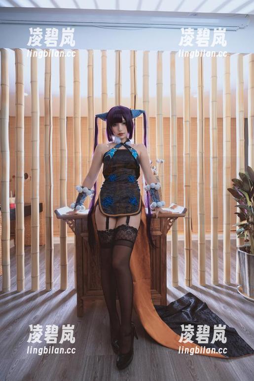 神楽坂真冬的美腿集合，这组照片狗子都想拍了，真服了，这气质供我穷尽一生追逐！