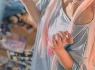 神沢永莉化身兔女郎的美图：这是我要穿越的‘节日服装’！