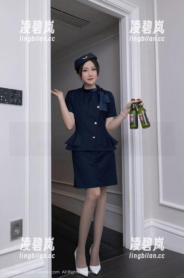 秀人网 - Carol周妍希的盛夏合集——看她如何把热浪变成艳丽的风景