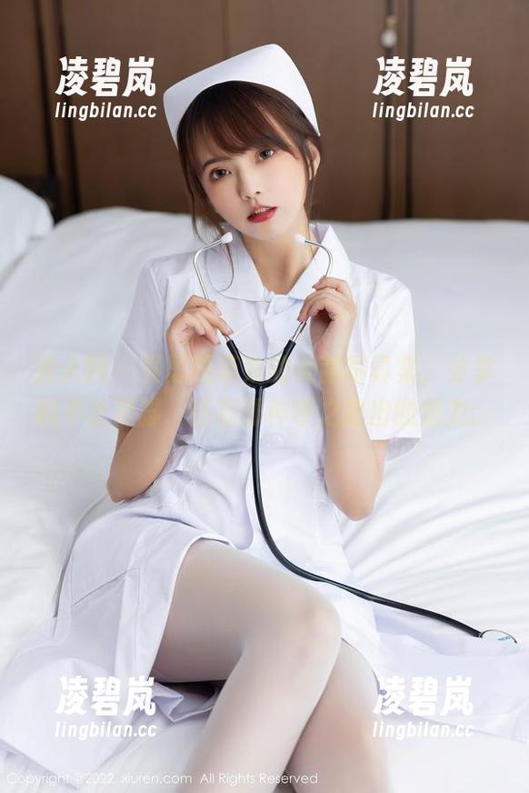 秀人网 - 吴思晚带来的美脚写真集，分享的不止是脚，还有那种呼之欲出的魅力。