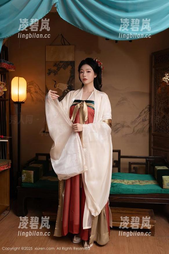 秀人网 - 私房里藏着的少女：葛征净高184cm总能让我一阵心痒痒