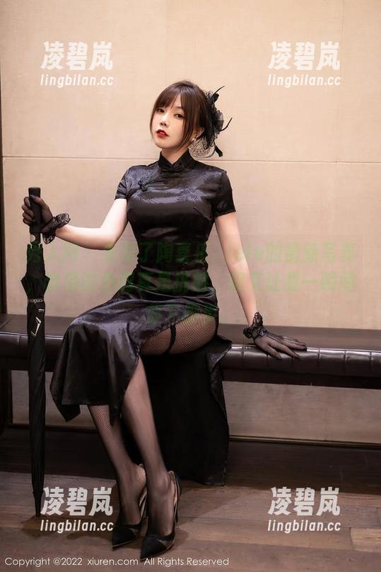 秀人网-陶喜乐_lele 秀人网 - 看到了陶喜乐_lele的最新写真,套装的色调真是挑剔,但又让我一瞬间停下脚步。