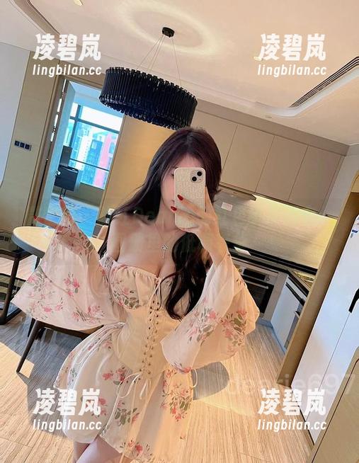 脸红Dearie 微密圈 - 脸红Dearie的红色绑带限定:图册里的低调奢华
