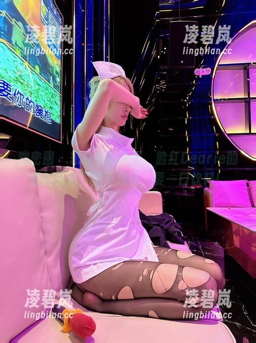 微密圈 - 想象中的夏天，脸红Dearie的最新图包，先不急说，要一口饮料！