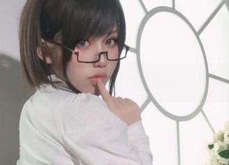 深藏不露——芊川一笑MNK图册里的隐秘女孩