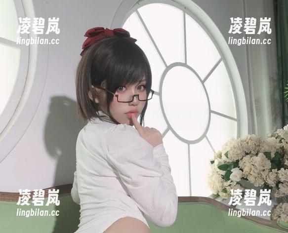 深藏不露——芊川一笑MNK图册里的隐秘女孩