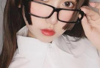 把吊带穿出新高度，芋圆侑子的最新分享居然让人想上街了？