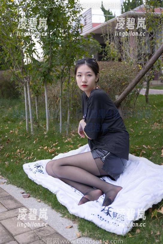 袜啵啵-果果 袜啵啵 - 别走开,果果的黑丝图包与透明脚尖分享超治愈