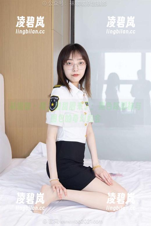 袜啵啵-甜甜圈 袜啵啵 - 喂,甜甜圈来了:黑色踩脚袜与图包的奇幻约会