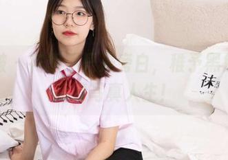 袜啵啵 – 花絮不只是旁白，稚予黑色美甲高清写真人生！