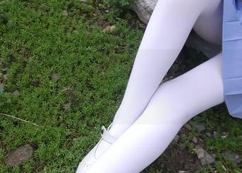 “当西尔酱拿起相机，美图瞬间变女友！”这就是情敌的终极武器。