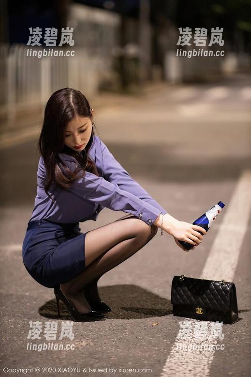 语画界-徐莉芝Booty 语画界 - 徐莉芝Booty在睡衣里晃悠,图片和资源看得我也想换一下!