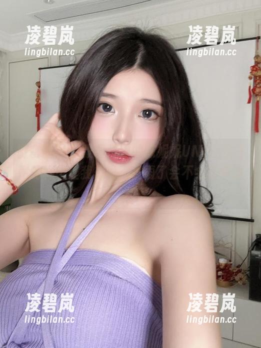 陈妮妮UNI 微密圈 - 这张图片里的陈妮妮UNI,双马尾的样子让我想说,发雨了会不会很麻烦呢?
