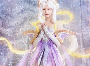 啊，露儿大魔王的伊芙琳写真集，一页翻过去，一页又想停留，呜呜…