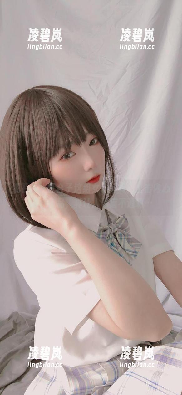 观看青水百合子这组女仆写真，直击内心的小作品，真让人琢磨不透啊…