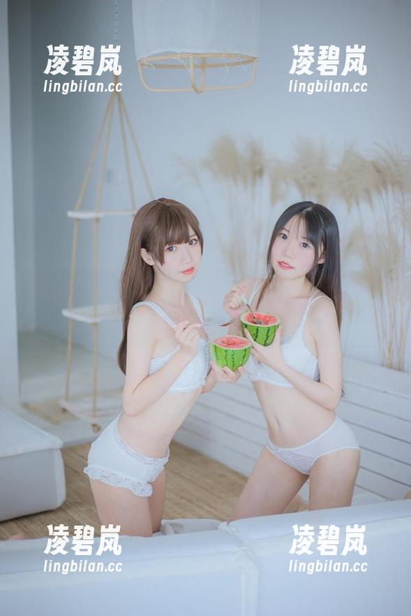 香草喵露露 当香草喵露露的瑜伽服遇上她的小露乱撞精选,哎呀,小心后脑勺!